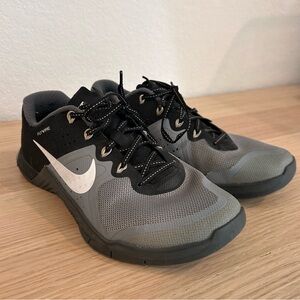 Gray and black Nike Metcon workout shots